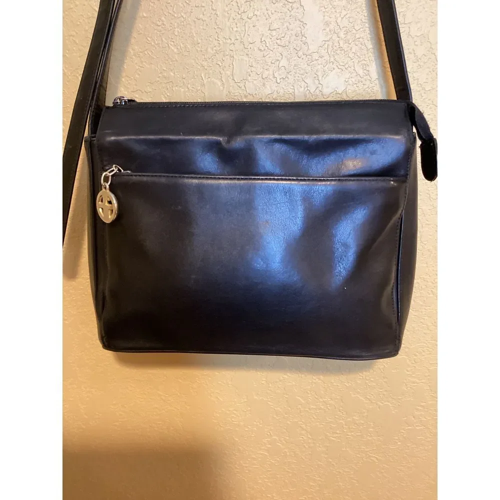 Giani Bernini Genuine Leather Black Shoulder Strap Handbag‎ Purse